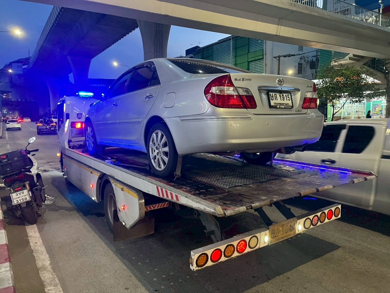 รถสไลด์ มีนบุรี กรุงเทพ