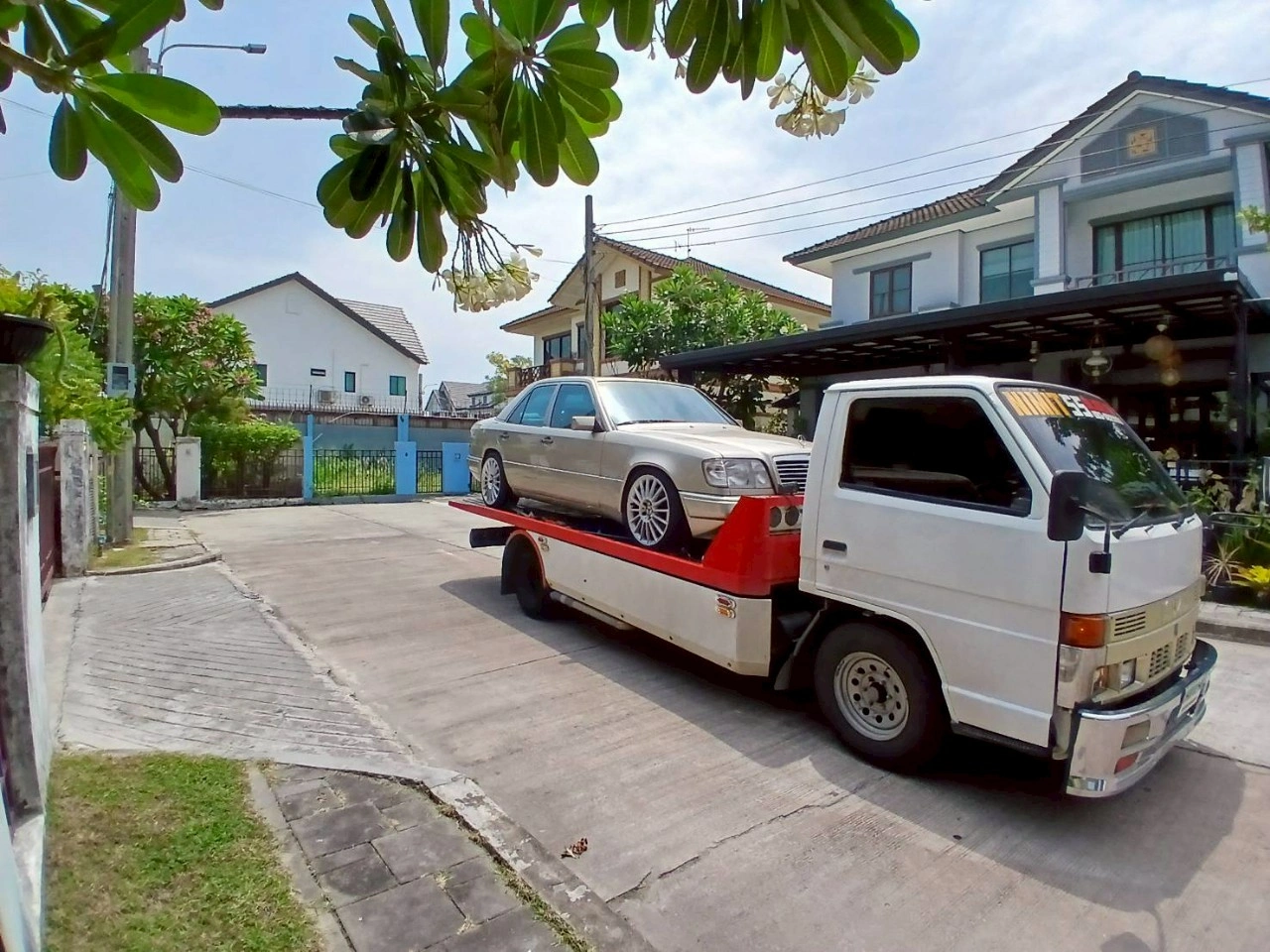 รถสไลด์ ลาดกระบัง กรุงเทพ