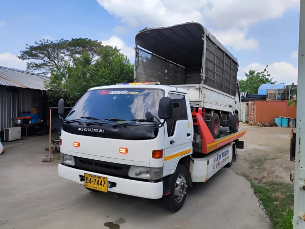 Isuzu Elf @เมืองนครนายก นครนายก