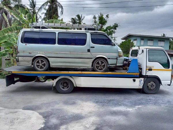 Toyota Hiace @วังทองหลาง กรุงเทพ