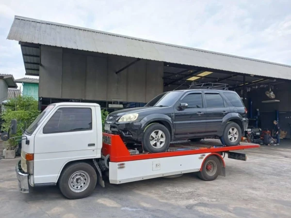 Ford Escape @บางกรวย นนทบุรี