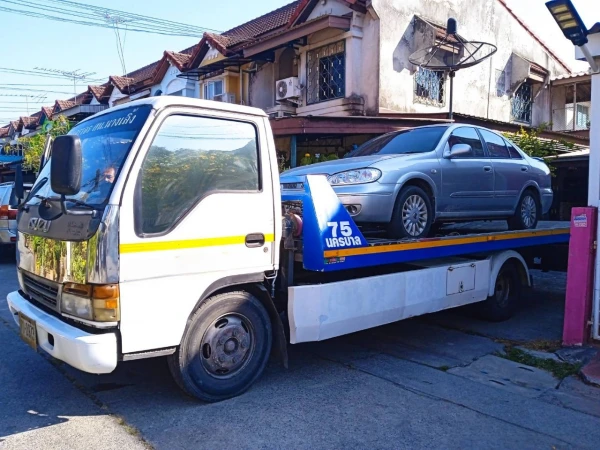 Nissan Sunny @คลองสามวา กรุงเทพ
