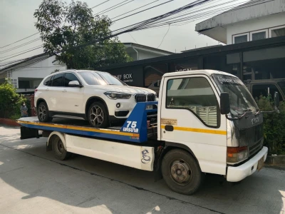 บริการสไลด์รถ สตาร์ทไม่ติด สไลด์เข้าศูนย์ @บางเขน กรุงเทพ