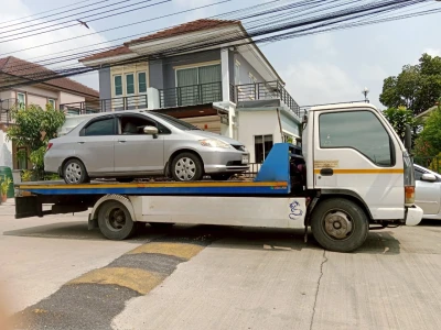 บริการสไลด์รถ รถเสีย สตาร์ทไม่ติด ยกไปอู่แถว RCA @ห้วยขวาง กรุงเทพ