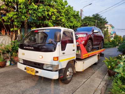 บริการสไลด์รถ รถเสีย ไฟโชว์ สไลด์เข้าศูนย์บริการใกล้ๆ @คันนายาว กรุงเทพ