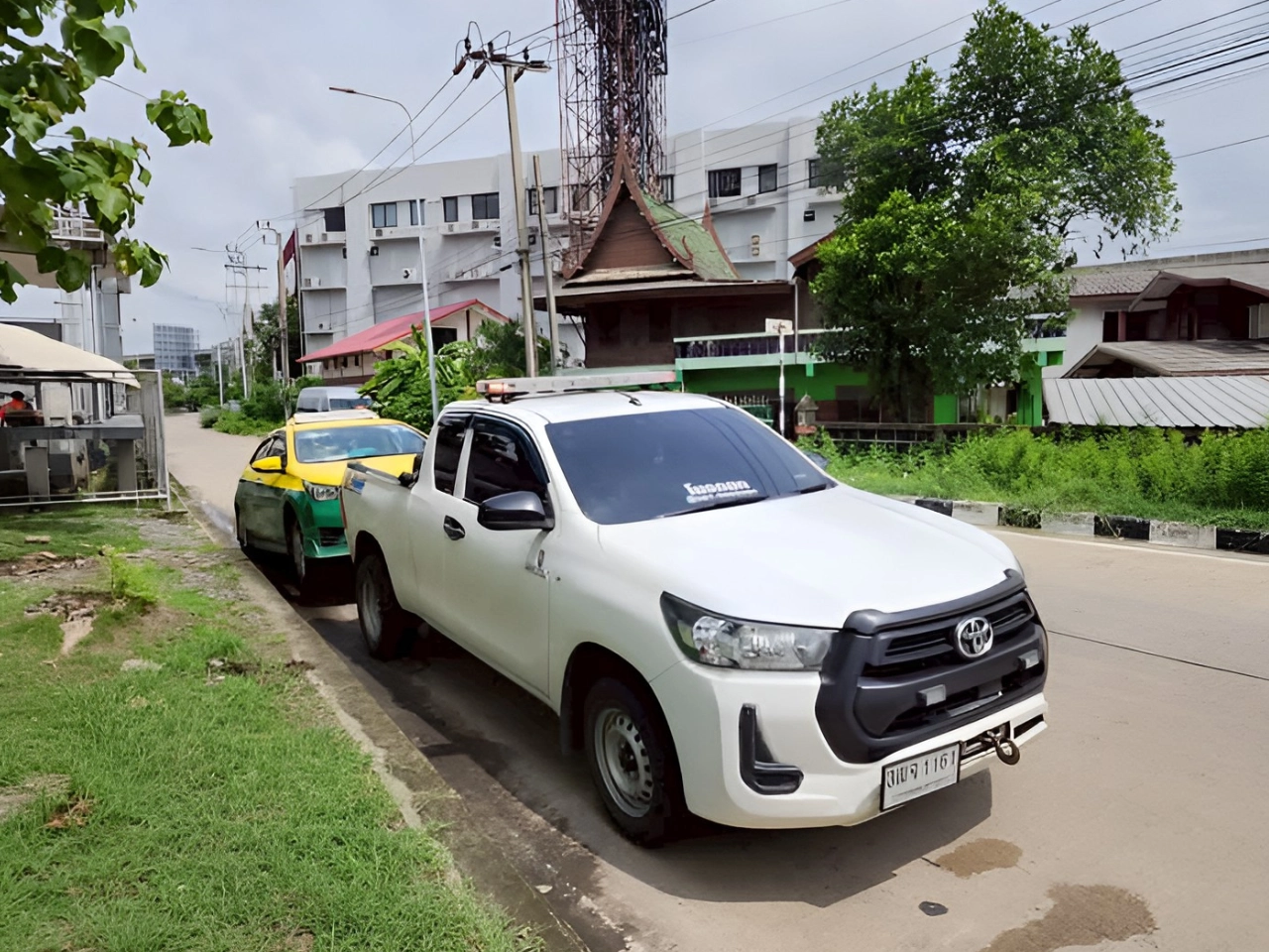 รถยก-รถลาก ไทรน้อย นนทบุรี