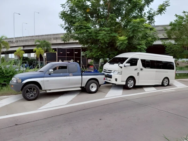 Toyota Commuter @วังทองหลาง กรุงเทพ
